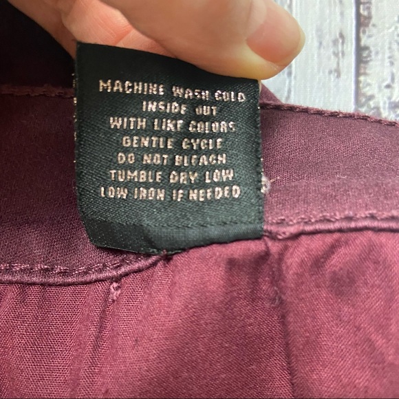 Tinseltown Burgundy Shorts. Size 5. EUC - Picture 6 of 8